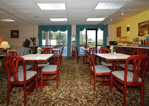 Econo Lodge *